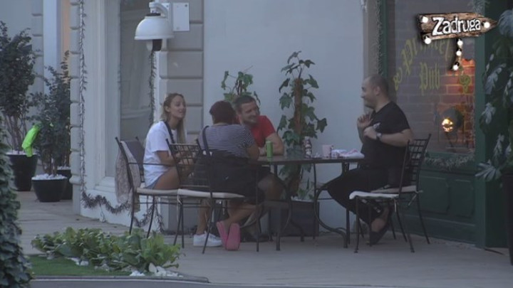 ЈА САМ ИСПАЛА ВЕЋИ МУШКАРАЦ ОД ЊЕГА: Луна задругарима открила због чега није у вези са Слобом, па овим шокирала све! (ВИДЕО)